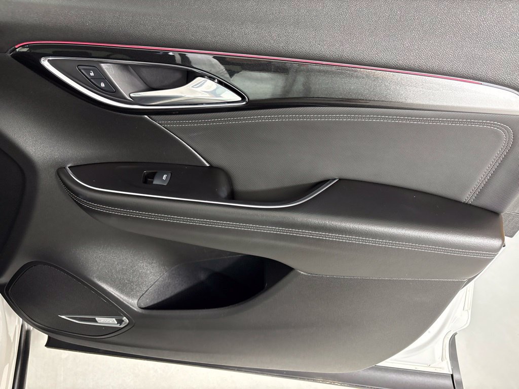 Certified 2024 Buick Envision Preferred AWD/4WD image 18
