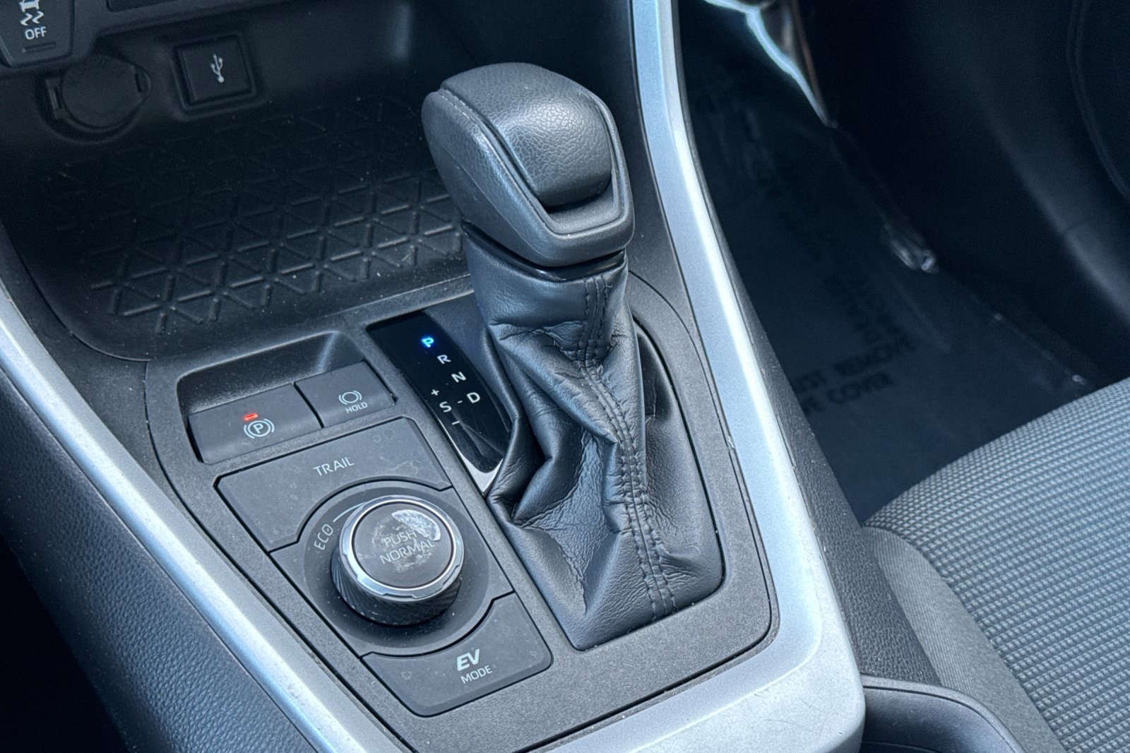Certified 2021 Toyota RAV4 LE AWD/4WD image 26