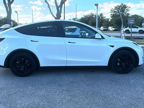 Used 2021 Tesla Model Y 2WD image 22