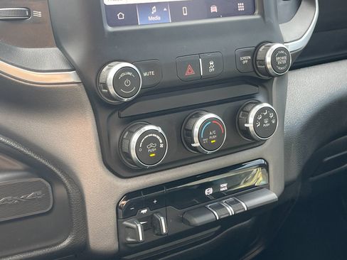 Used 2022 RAM 2500 Big Horn AWD/4WD image 21