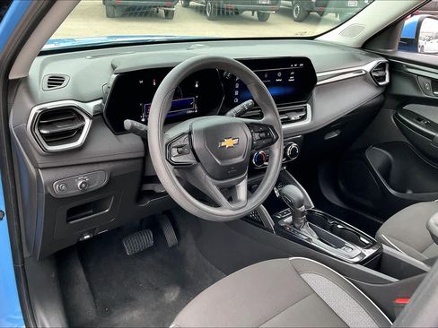 Used 2024 Chevrolet TrailBlazer LT w/ Driver Confidence Package image 16