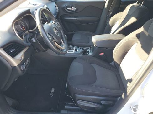 Used 2017 Jeep Cherokee Latitude image 17