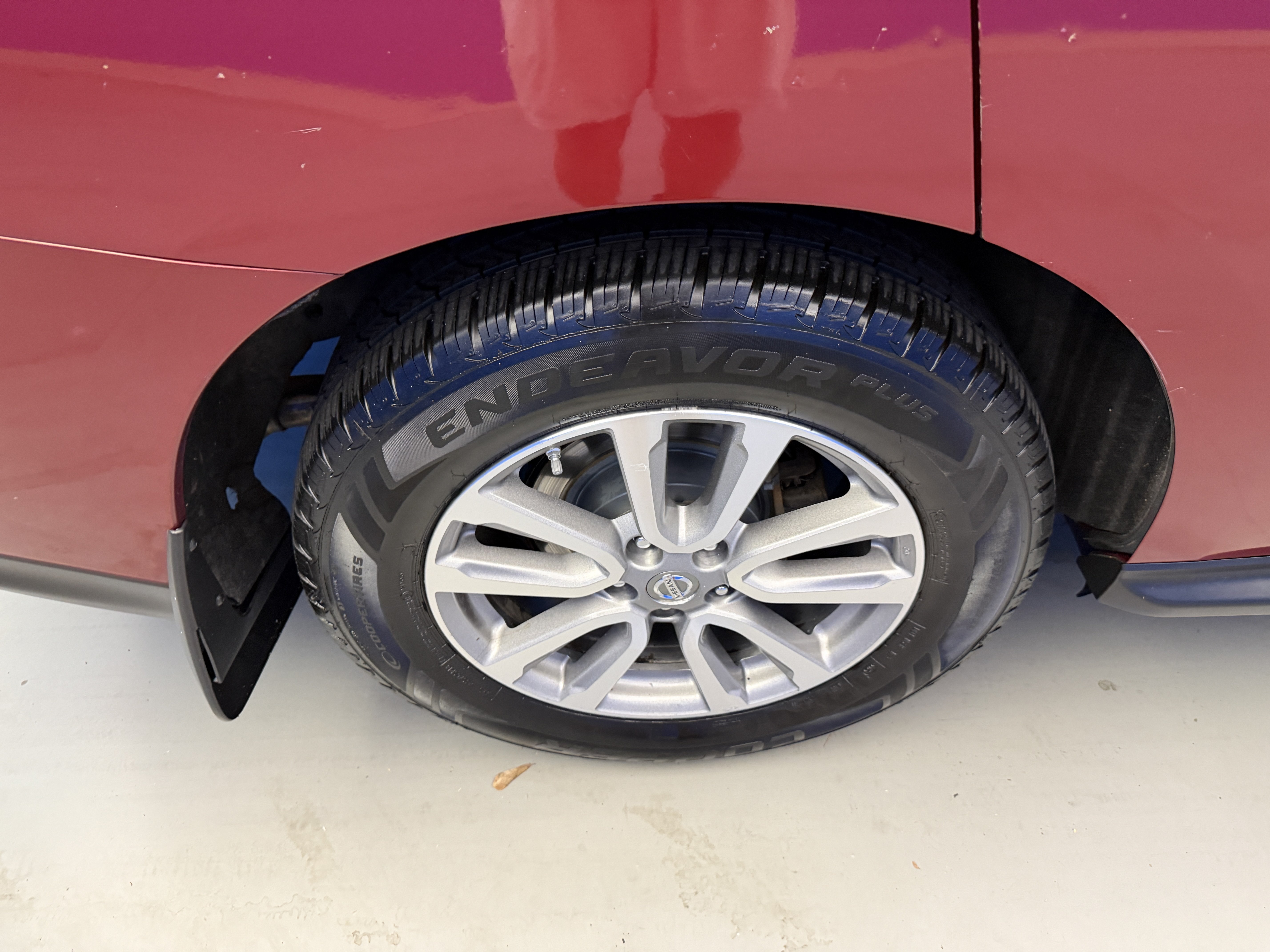 Used 2015 Nissan Pathfinder SV FWD image 8