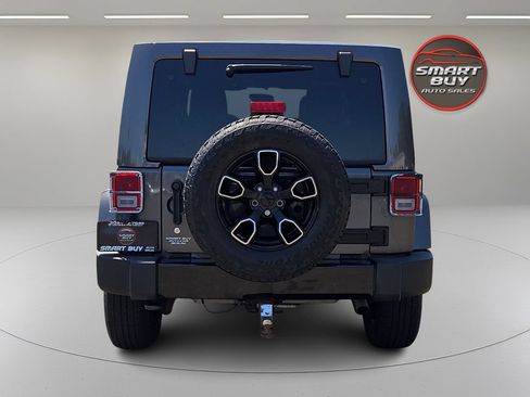 Used 2017 Jeep Wrangler Unlimited Sahara AWD/4WD image 6