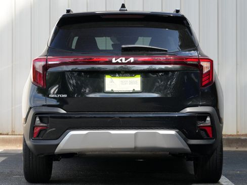 Used 2024 Kia Seltos S FWD image 10