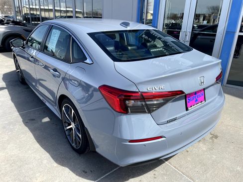 Used 2024 Honda Civic Touring image 2
