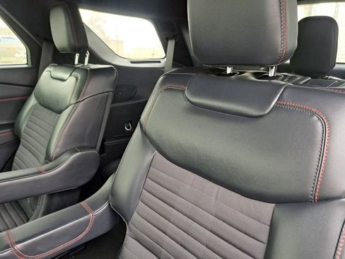 Used 2025 Ford Explorer ST-Line image 27