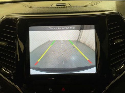 Used 2019 Jeep Cherokee Limited AWD/4WD image 19