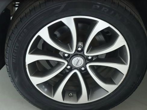 Used 2017 Nissan Juke SV image 45