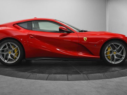 Used 2018 Ferrari 812 Superfast RWD image 11