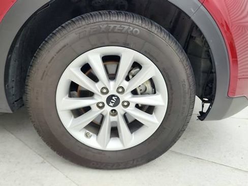 Used 2019 Kia Sorento FWD image 9