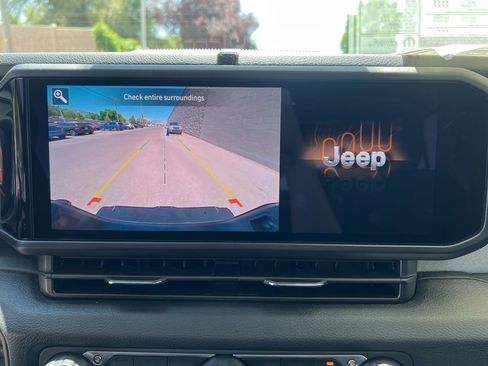 New 2025 Jeep Gladiator Sport AWD/4WD image 16