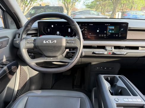 Used 2024 Kia EV9 Light image 12