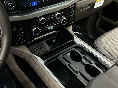 Used 2026 Ford F450 Platinum w/ Platinum Plus Package image 33