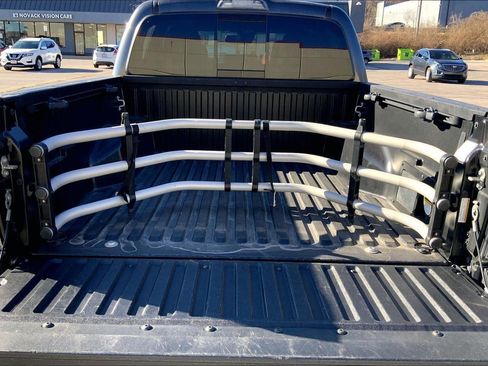 Used 2020 Toyota Tacoma Limited image 4