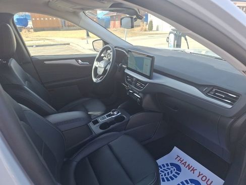 Used 2025 Ford Escape Platinum image 23