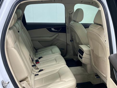 Used 2017 Audi Q7 3.0T Premium Plus w/ Premium Plus Package image 38