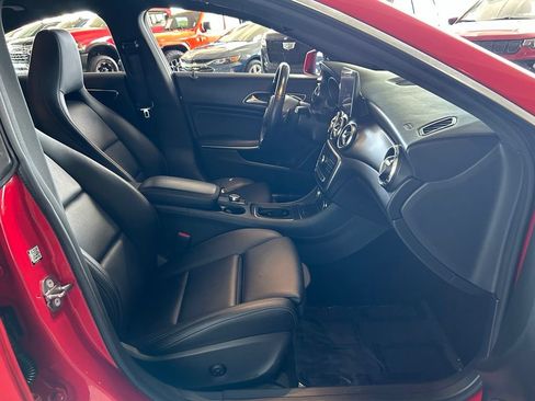 Used 2019 Mercedes-Benz CLA 250 image 32