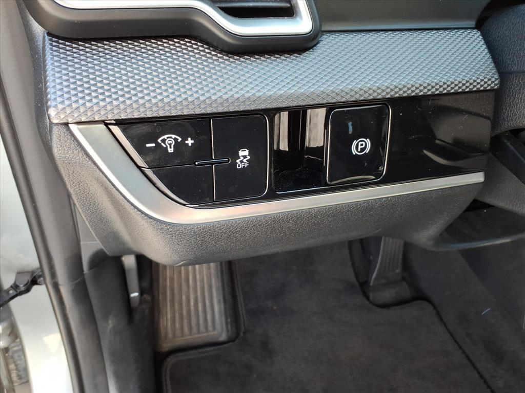 Used 2023 Kia Sportage LX AWD/4WD image 17