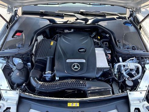 Used 2019 Mercedes-Benz E 300 4MATIC image 30