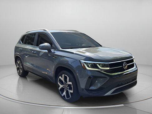 Certified 2022 Volkswagen Taos SEL AWD/4WD image 7