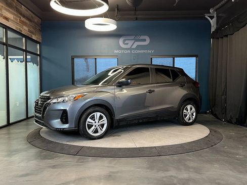 Used 2023 Nissan Kicks S image 7