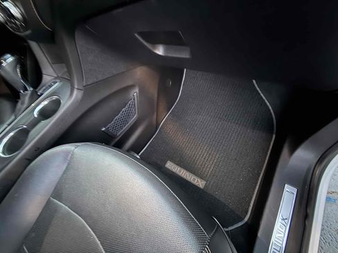 Used 2018 Chevrolet Equinox Premier FWD image 39