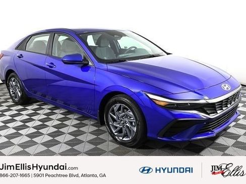 Certified 2025 Hyundai Elantra Sport image 1