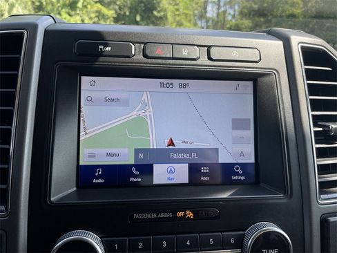 Used 2021 Ford Expedition XLT image 18