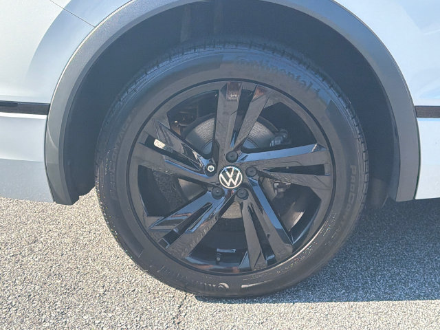 Used 2023 Volkswagen Tiguan SE R-Line FWD image 19
