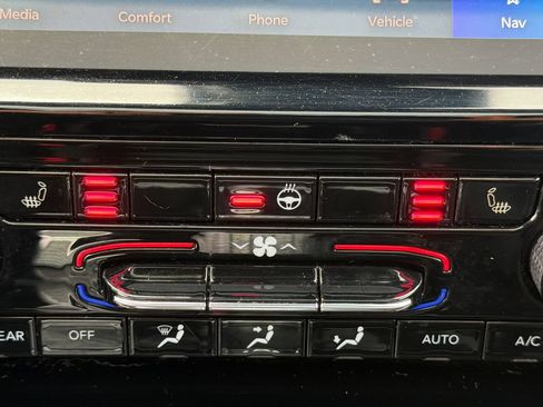 Used 2022 Jeep Grand Cherokee L Limited AWD/4WD image 31
