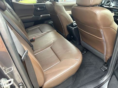 Used 2018 Toyota Tacoma Limited AWD/4WD image 13