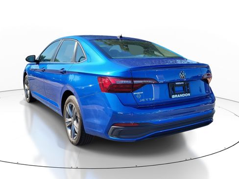 Used 2024 Volkswagen Jetta SE FWD image 5