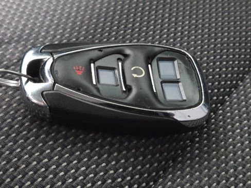 Used 2021 Chevrolet Traverse LT image 30