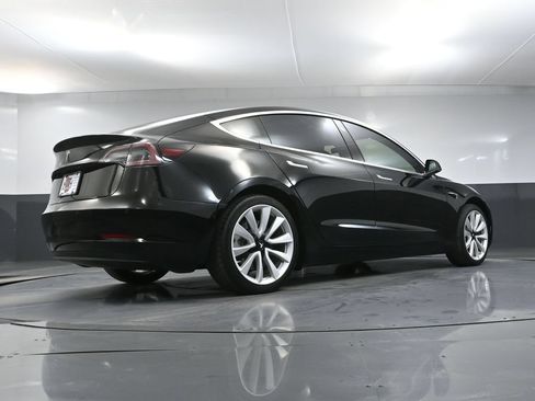 Used 2018 Tesla Model 3 Mid Range RWD image 48