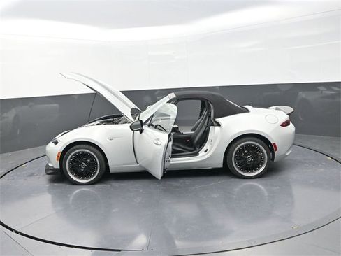 Used 2016 MAZDA MX-5 Miata Grand Touring image 34