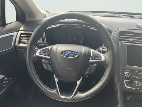 Used 2020 Ford Fusion SE w/ Equipment Group 151A FWD image 15