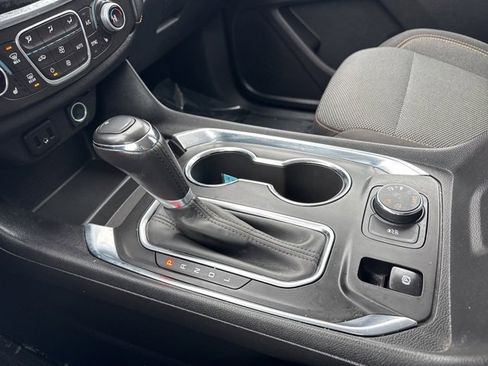 Used 2018 Chevrolet Traverse LT image 11