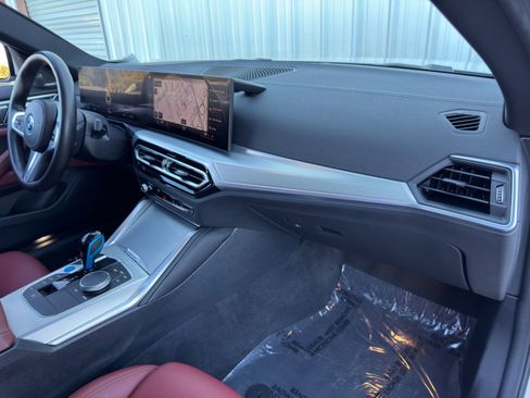 Used 2022 BMW i4 eDrive40 w/ M Sport Package image 15