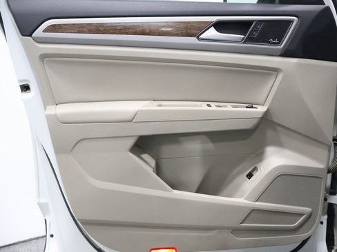 Used 2019 Volkswagen Atlas SEL Premium image 12