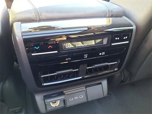 Used 2025 Acura MDX w/ Technology Package image 12