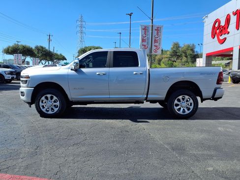 Used 2026 RAM 2500 Laramie AWD/4WD image 9