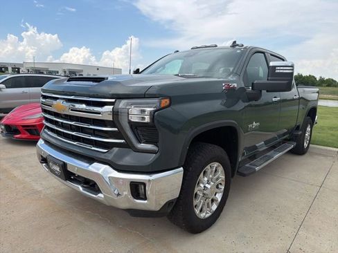 Used 2025 Chevrolet Silverado 2500 LTZ w/ LTZ Premium Texas Edition AWD/4WD image 2