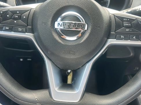 Used 2019 Nissan Kicks SV FWD image 22