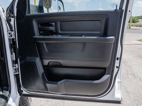 Used 2018 RAM 2500 Tradesman w/ Chrome Appearance Group AWD/4WD image 12