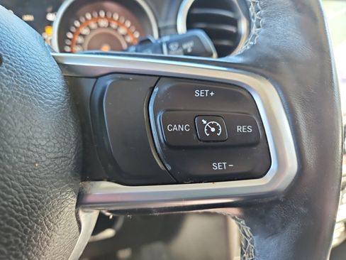 Used 2018 Jeep Wrangler Unlimited Sahara image 25