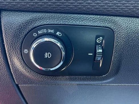 Used 2017 Chevrolet Cruze LT w/ Convenience Package image 15