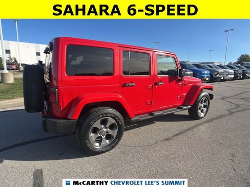 Used 2018 Jeep Wrangler Unlimited Sahara w/ Dual Top Group image 13