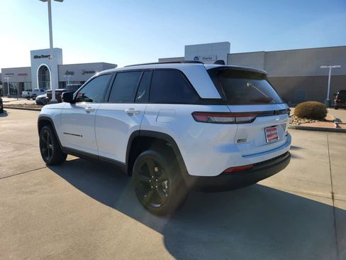 New 2025 Jeep Grand Cherokee Limited w/ Black Appearance Package image 3