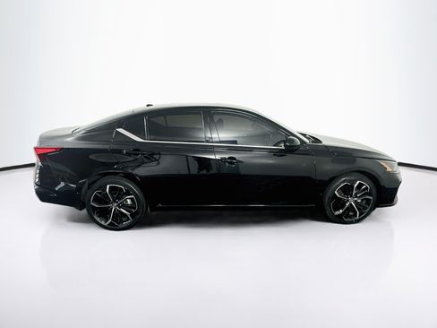 Used 2023 Nissan Altima 2.5 SR AWD/4WD image 10